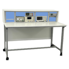 TRAINING WORKBENCH WITH ELECTRONIC INSTRUMENTS